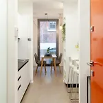 Modern Between & Milan Lomazzo