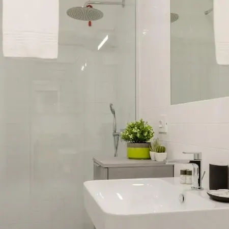 Modern Between & Milan 아파트 로마초