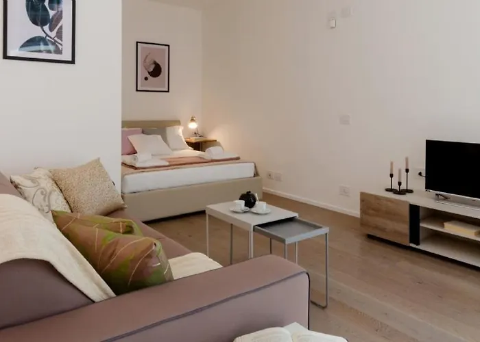 Appartement Modern Between & Milan Lomazzo
