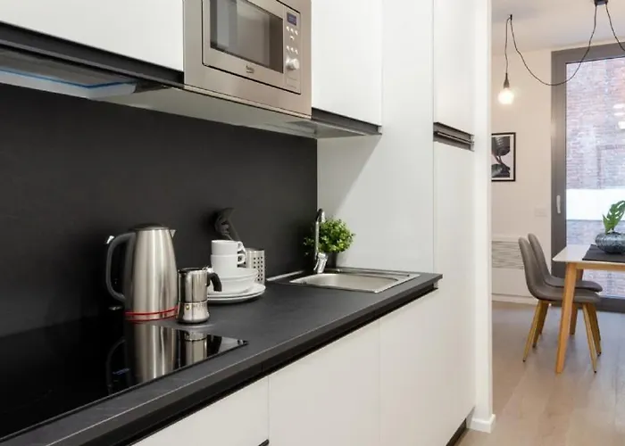 Modern Between & Milan Lomazzo