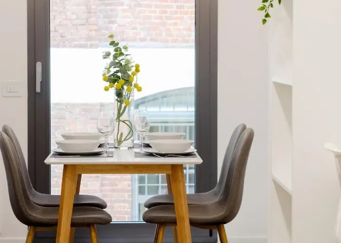 Modern Between & Milan Apartment *