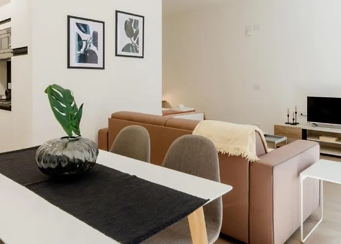 Apartment Modern Between & Milan